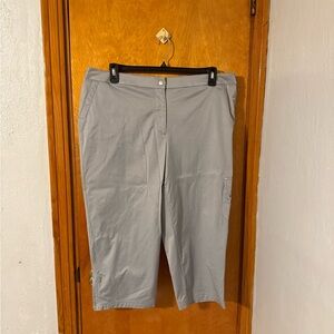 Zenergy by Chico’s Gray Cropped Pants Size 3